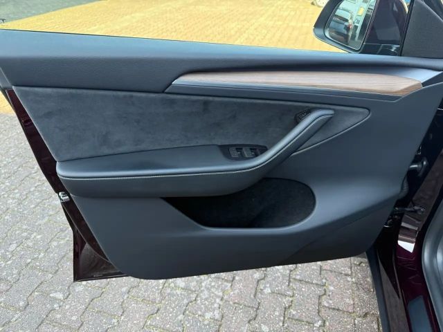 Tesla Model Y Long Range