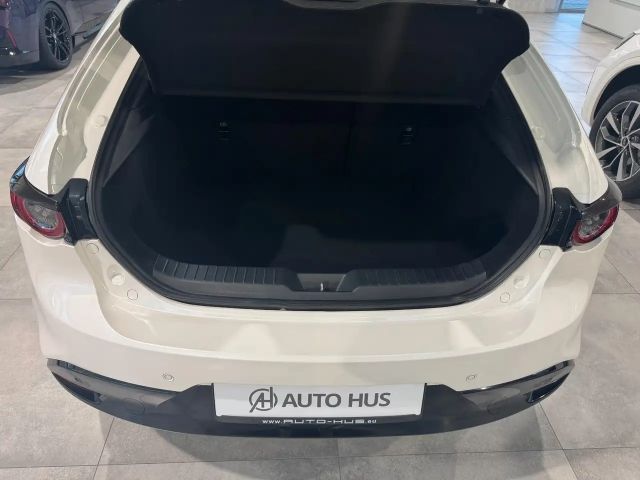 Mazda 3 Autom. Navigation/Head-Up Display/LED/PDC/ACC