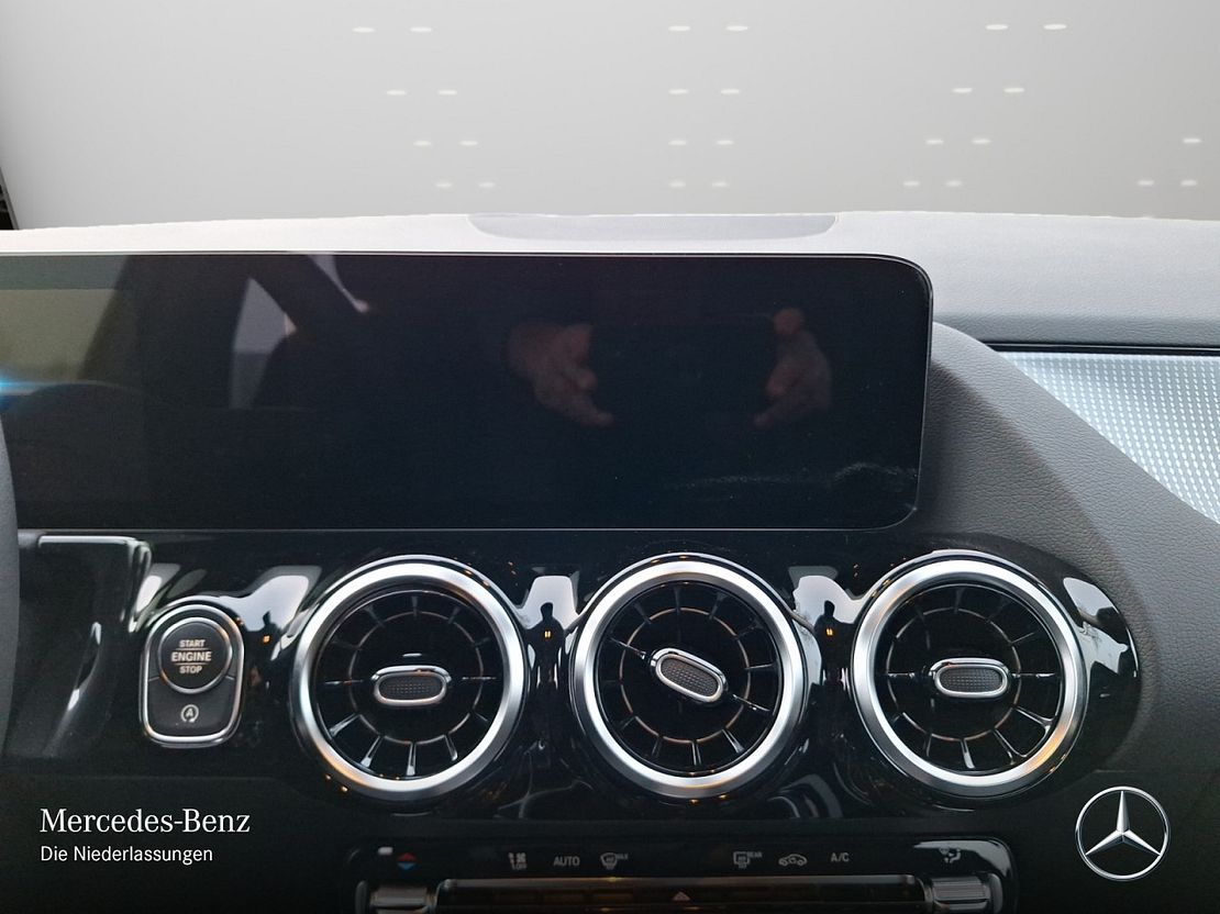 Mercedes-Benz B 180 Sedan