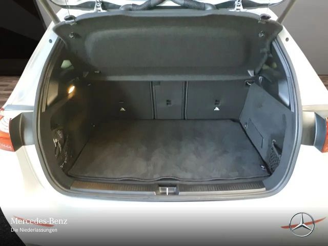 Mercedes-Benz B 200 AMG Line Sedan