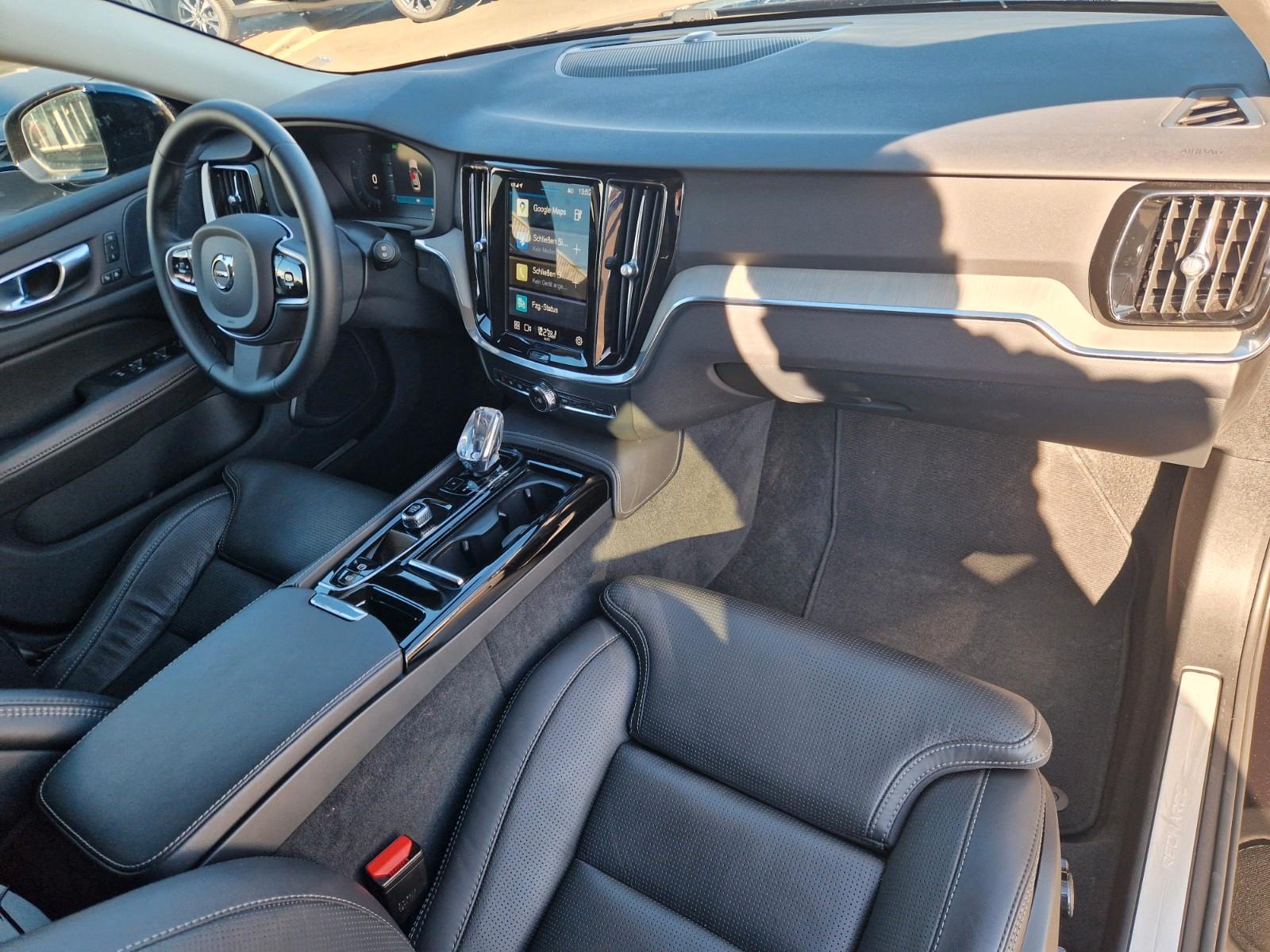 Volvo V60 AWD Dark Hybrid Plus Recharge