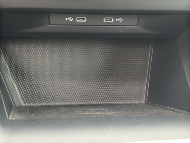 Volkswagen Golf 1.5 TSI DSG Life Variant