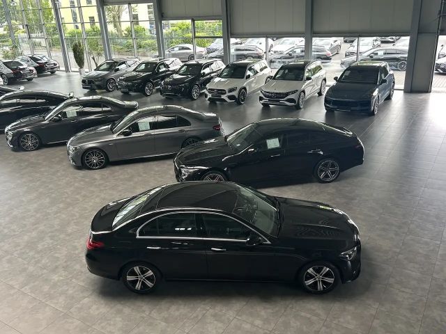 Mercedes-Benz C 200 AVANTGARDE Sedan