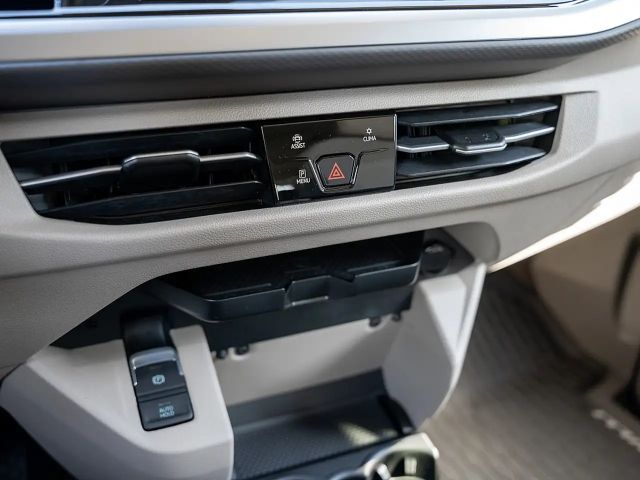 Volkswagen Multivan 2.0 TDI Life T7