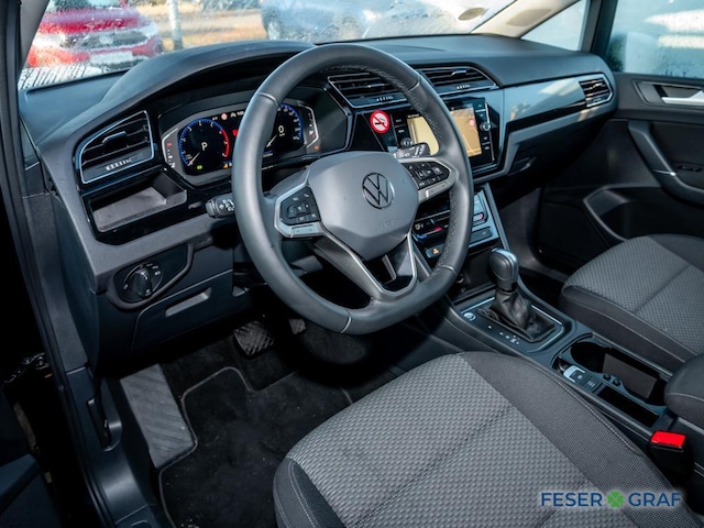Volkswagen Touran 1.5 TSI DSG IQ.Drive R-Line