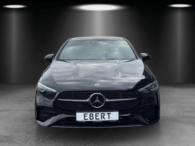 Mercedes-Benz A 250 4MATIC AMG Line
