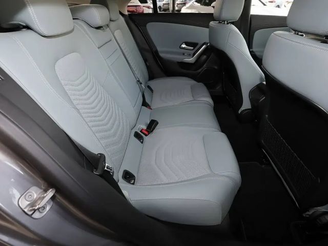 Mercedes-Benz CLA 180 Coupé