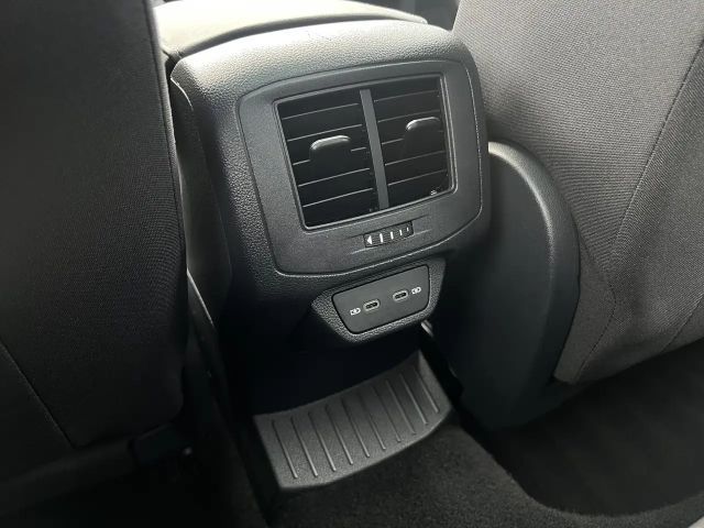 Volkswagen T-Roc 2.0 TD Allrad LED Navi Pano USB Parkassistent