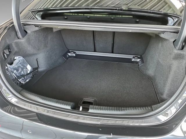 Mercedes-Benz C 180 AVANTGARDE Sedan