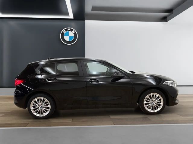 BMW 118 118i 5-deurs Sedan