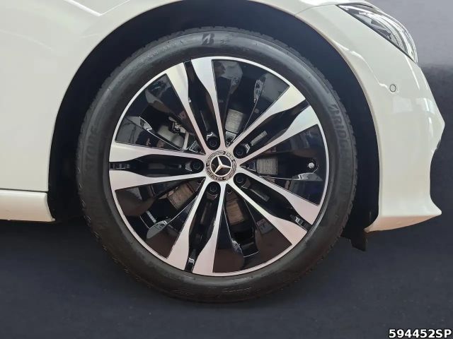 Mercedes-Benz C 180 AVANTGARDE Sedan