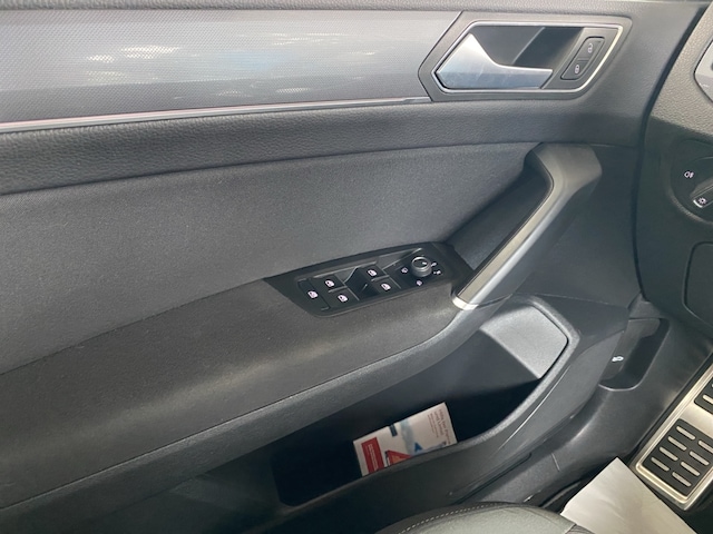 Volkswagen Touran DSG Highline R-Line