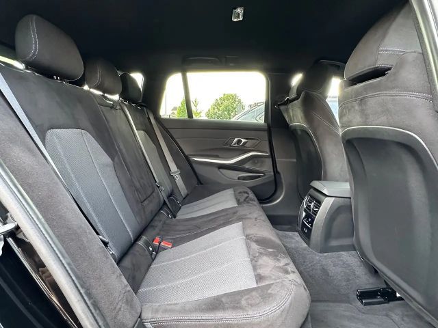 BMW 330 330d M-Sport Touring xDrive