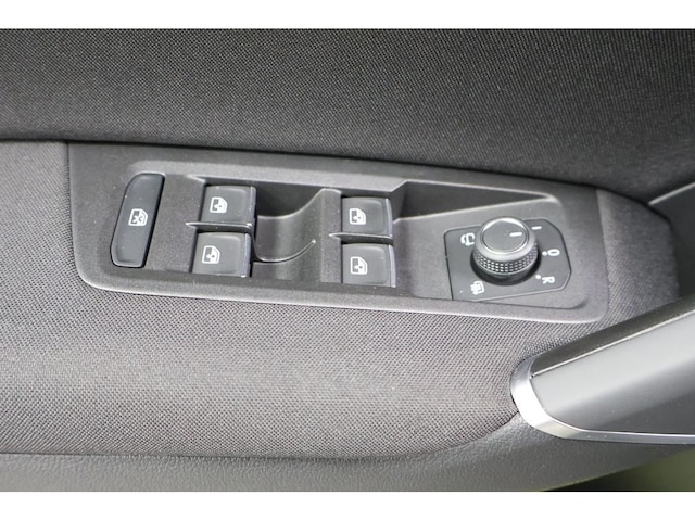 Volkswagen Touran 1.5 TSI DSG R-Line