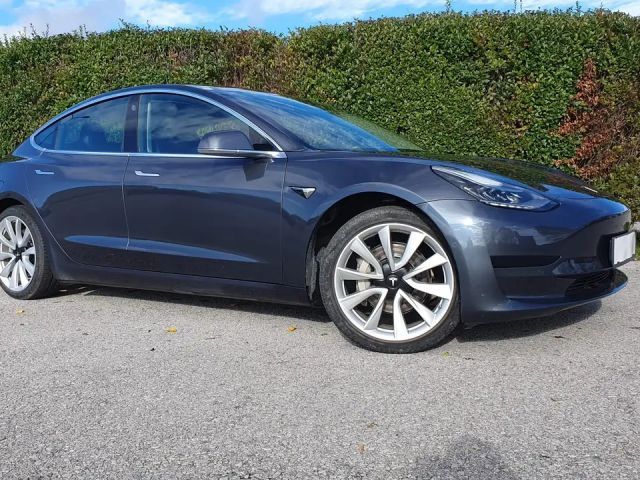 Tesla Model 3 RWD Standard Range