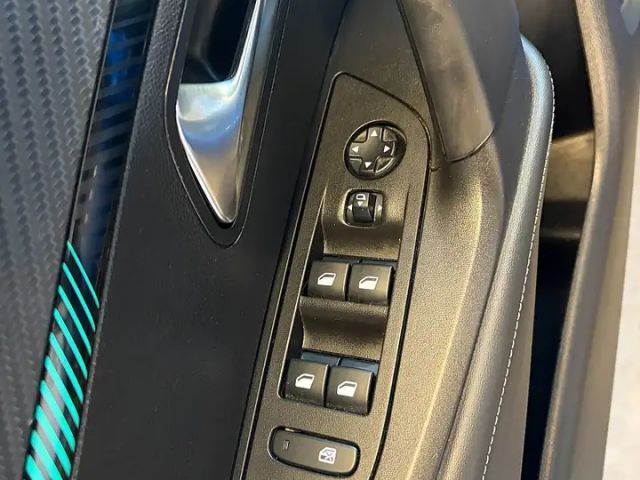 Peugeot E-2008 Allure Pack