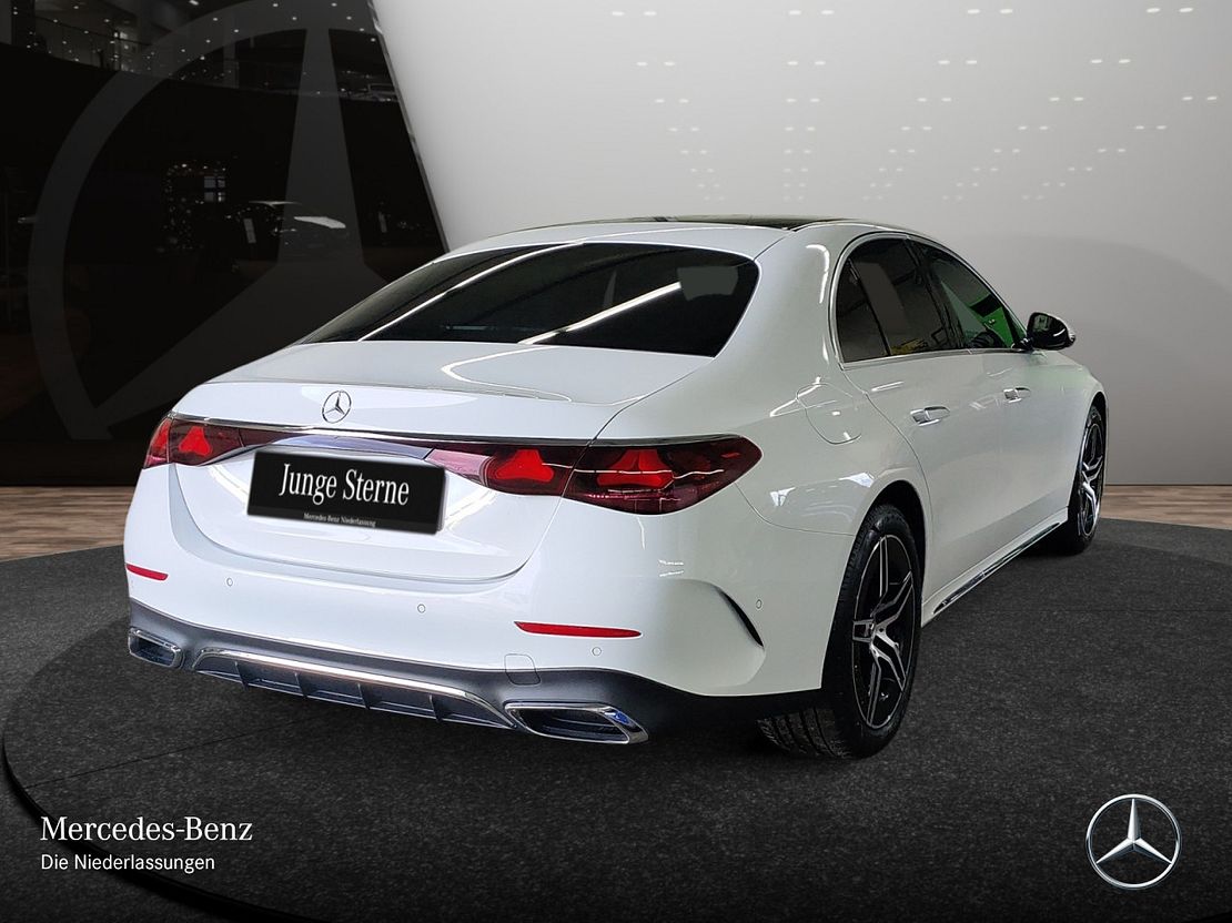 Mercedes-Benz E 220 AMG Line E 220 d Sedan