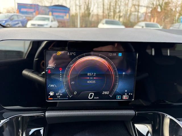 Mercedes-Benz B 200 AMG Line Sedan