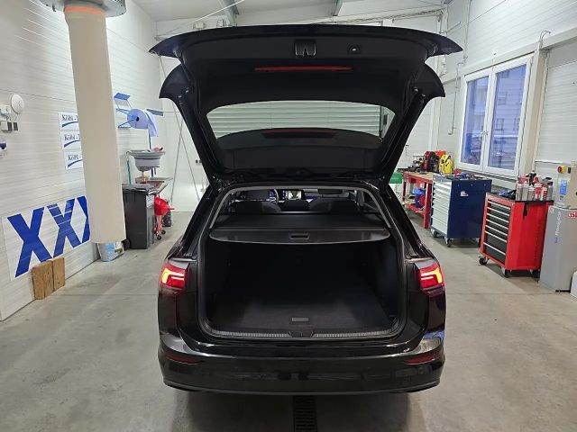 Volkswagen Golf Life Variant