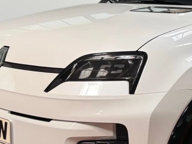 Renault 5 E-Tech Iconic