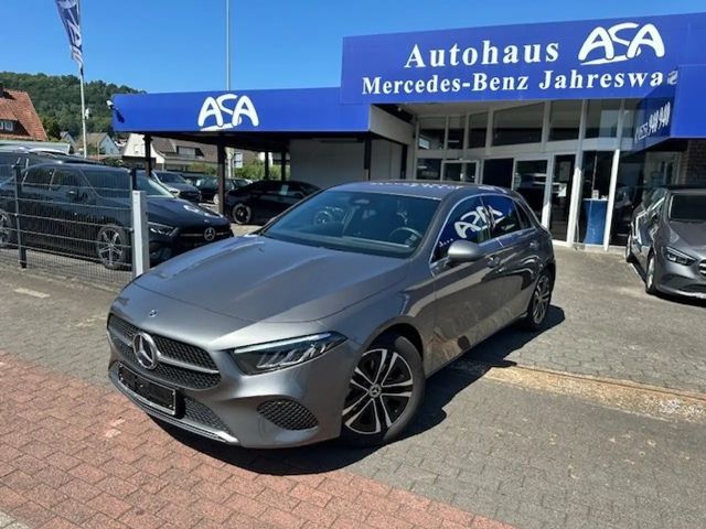 Mercedes-Benz A 180 A 180 d Progressive