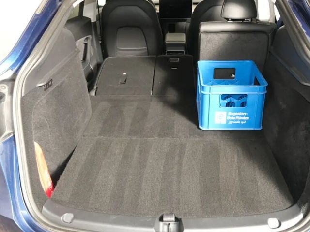 Tesla Model Y AWD Performance