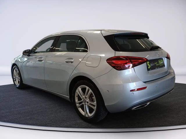 Mercedes-Benz A 180 LENKRADHEIZUNG LED HP KAMERA