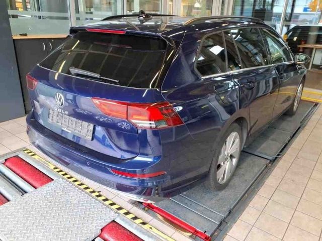 Volkswagen Golf 2.0 TDI DSG Style Variant