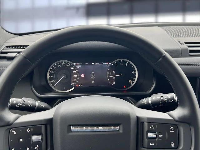 Land Rover Defender 110 D250 Dynamic SE