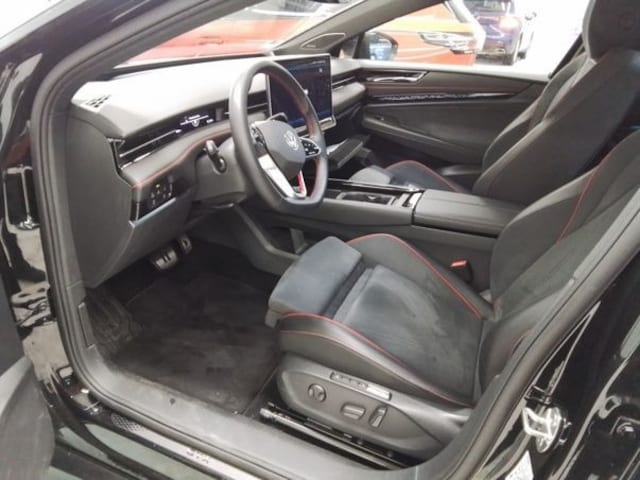 Volkswagen ID.7 340PS 4M NP.80T ACC.5J-G.WÄRMEPUMPE.AHK.AREA-VIEW.NAVI.HARMAN.PANO.LED