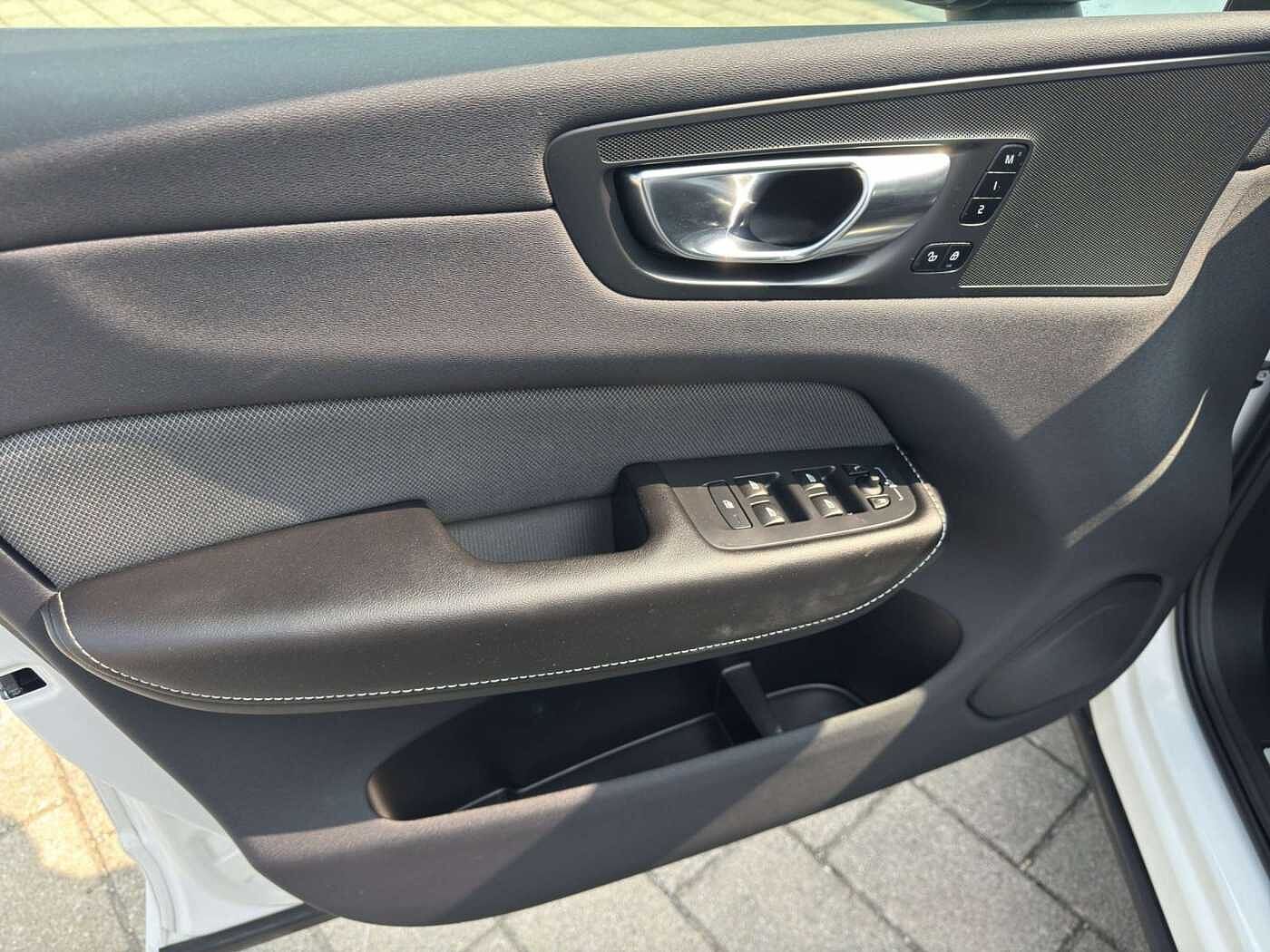 Volvo XC60 AWD R-Design Recharge T6