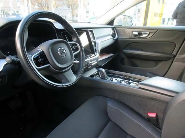 Volvo V60 Momentum