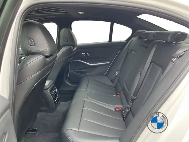 BMW 330 330e M-Sport Sedan xDrive