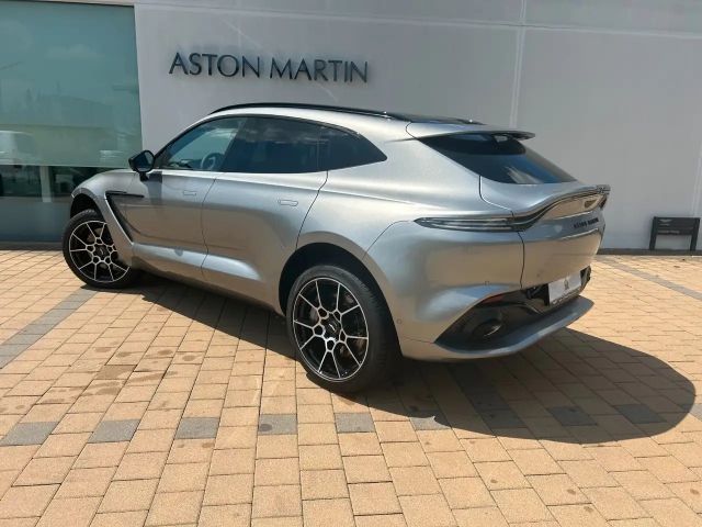 Aston Martin DBX V8