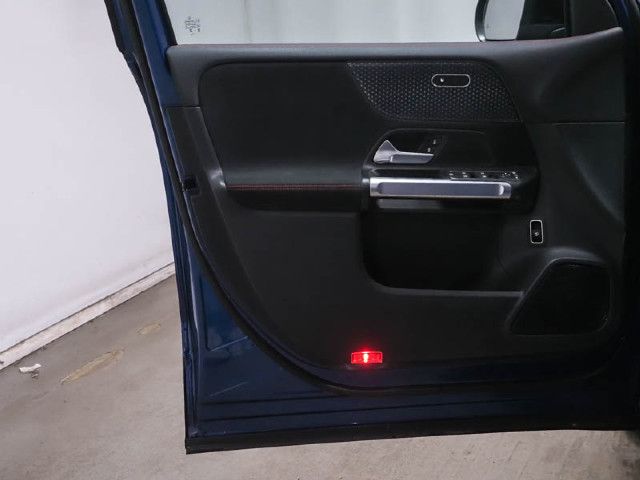 Mercedes-Benz EQB 300 4MATIC