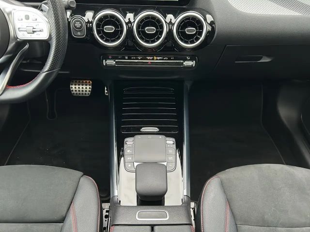 Mercedes-Benz GLA 200 AMG Line