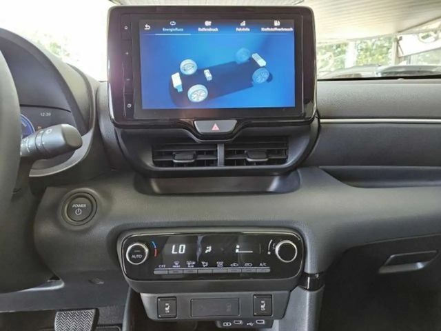 Toyota Yaris Hatchback Hybride Team D