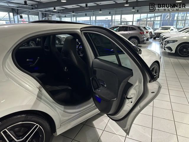 Mercedes-Benz A 250 4MATIC AMG Line