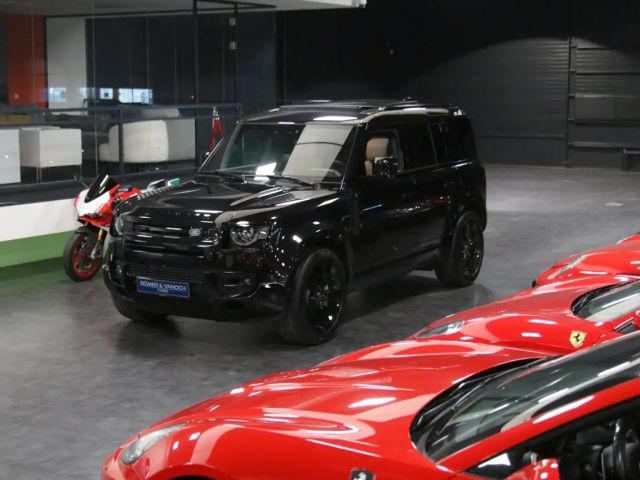 Land Rover Defender 110 D300 Dynamic HSE