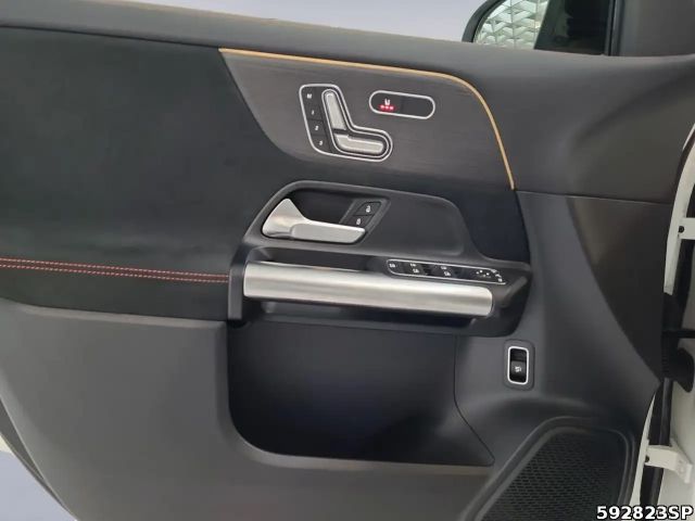 Mercedes-Benz GLA 200 4MATIC AMG Line