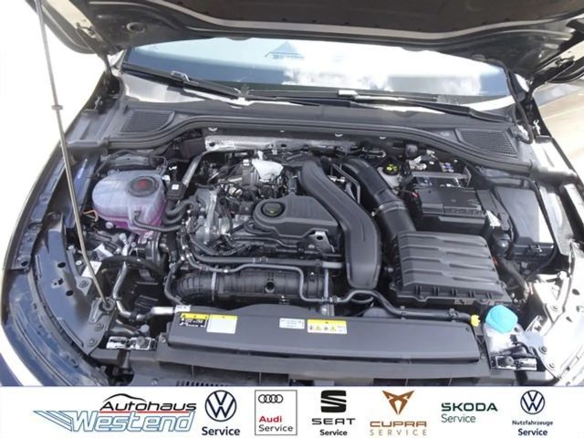 Volkswagen Golf DSG R-Line