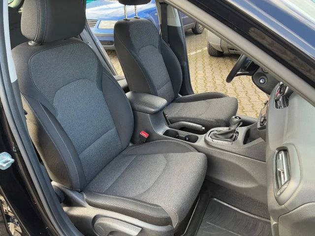 Hyundai i30 Lim, AUTOM.,Klimaaut., Navig., LED, 8 x Alu