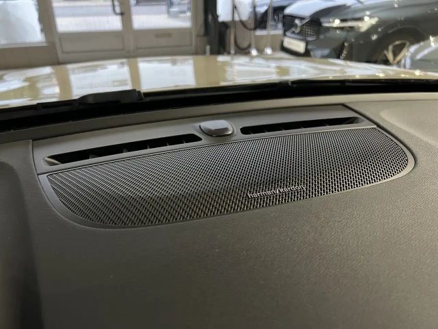 Volvo XC40 Dark Plus