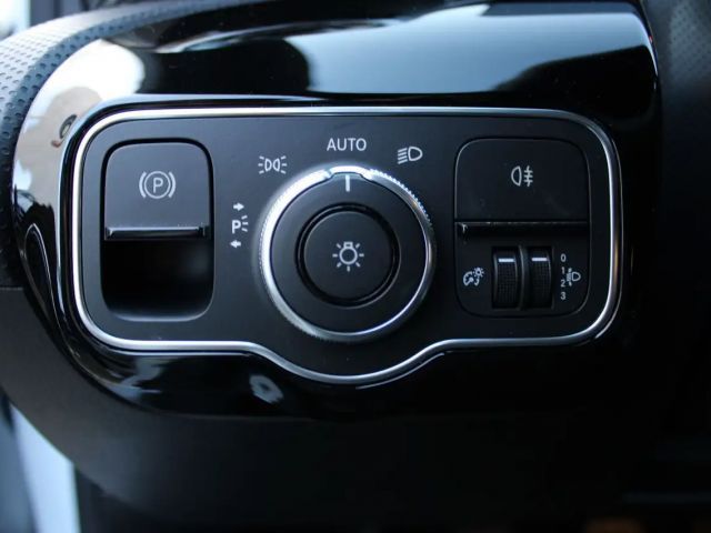 Mercedes-Benz A 180 /Sitzhzg/Kamera/Navi/Spur/Tempomat/AHK