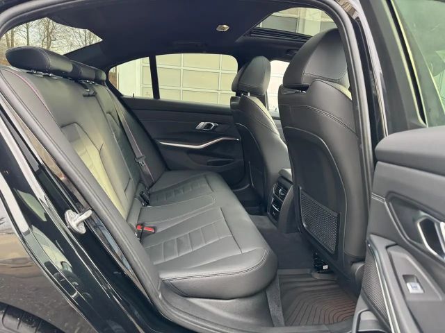 BMW 320 320d M-Sport Sedan xDrive