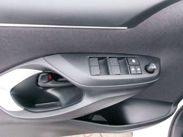 Toyota Yaris Hatchback Team D VVT-i