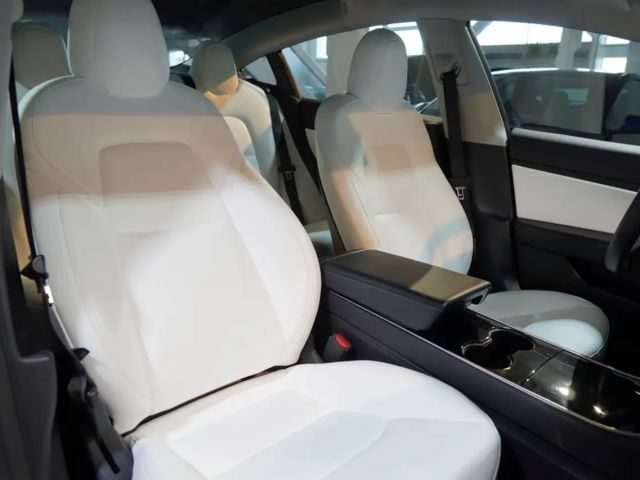 Tesla Model 3 AWD Long Range