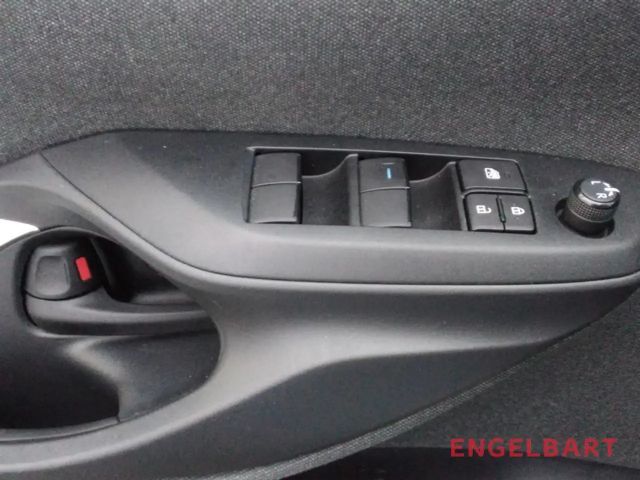 Toyota Yaris Hatchback Hybride Team D