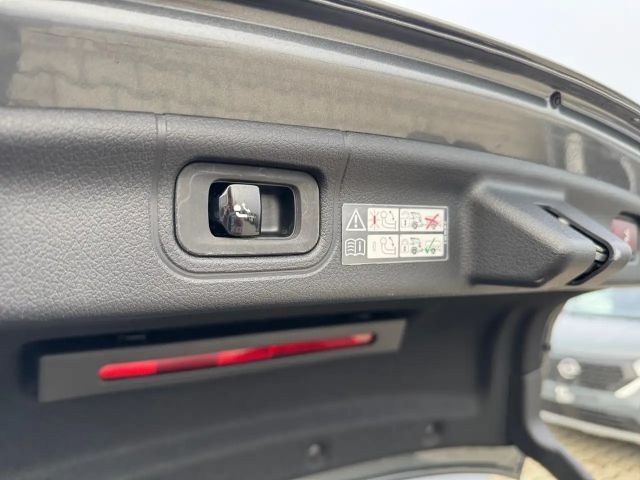 Mercedes-Benz C 300 AMG Line C 300 d Sedan