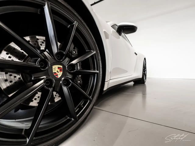 Porsche 911 4 Carrera Coupé